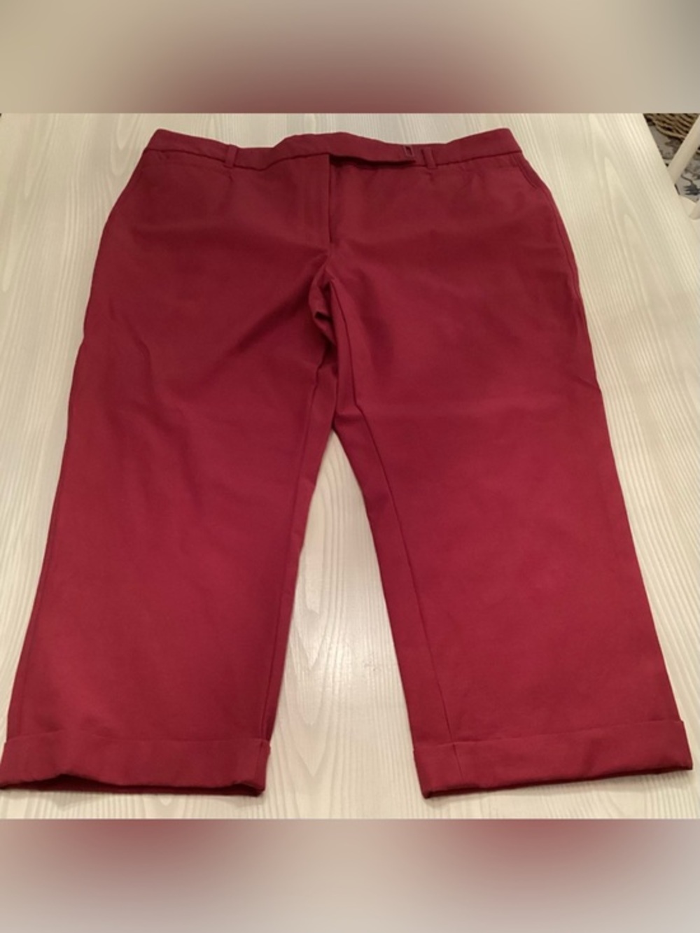 White House Black Market WHBM Slim Cuffed Crop Pants Womens 16 Burgundy Career